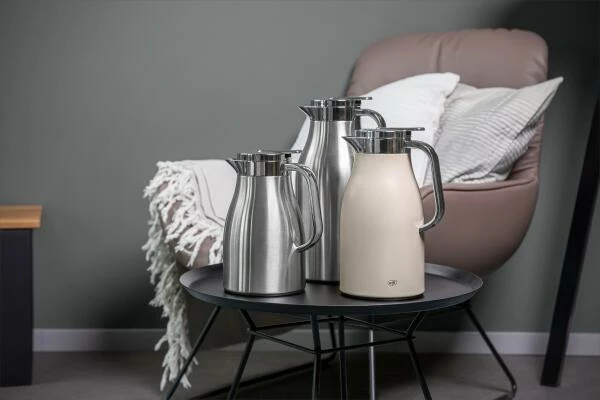 Alfi Isolierkanne Skyline In Edelstahl 0,65 Liter 2 Alfi Isolierkanne Skyline In Edelstahl 0,65 Liter – Bild 2