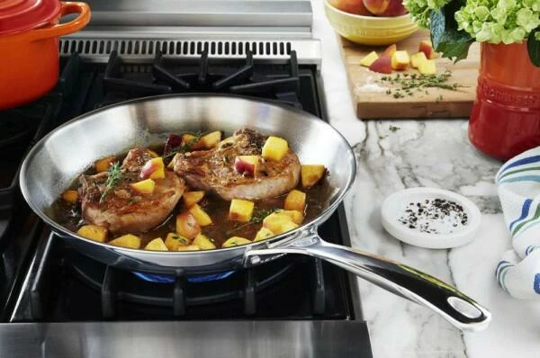 Le Creuset Pfanne 3-ply PLUS Flach 26 Cm/ 19 Cm/ 4,5 Cm 4 Le Creuset Pfanne 3-ply PLUS Flach 26 Cm/ 19 Cm/ 4,5 Cm – Bild 4