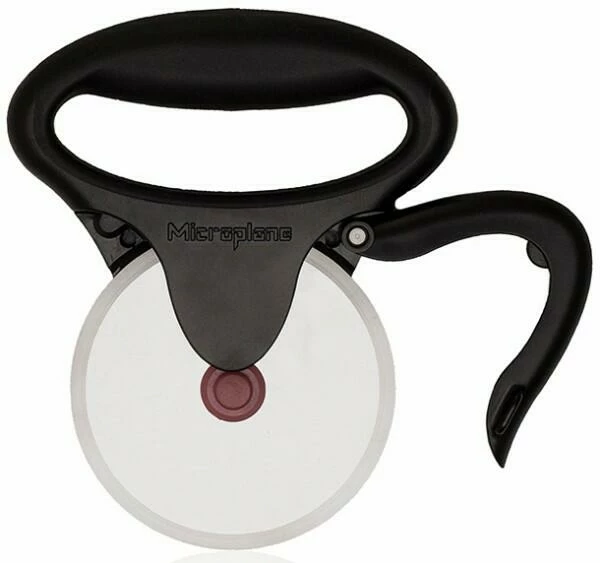 Microplane Pizzaschneider In Schwarz 2 Microplane Pizzaschneider In Schwarz – Bild 2