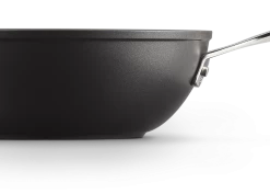 Le Creuset Aluminium-Antihaft Wok-Pfanne 26 Cm / 3,4 Liter, Mit Gegengriff 29 Le Creuset Aluminium-Antihaft Wok-Pfanne 26 Cm / 3,4 Liter, Mit Gegengriff -la rochere shop 51104260010202