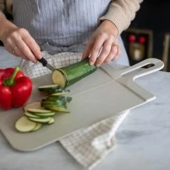 Koziol Faltbares Schneidebrett SNAP In Sand L -la rochere shop 7251 SNAP L 700 1 1
