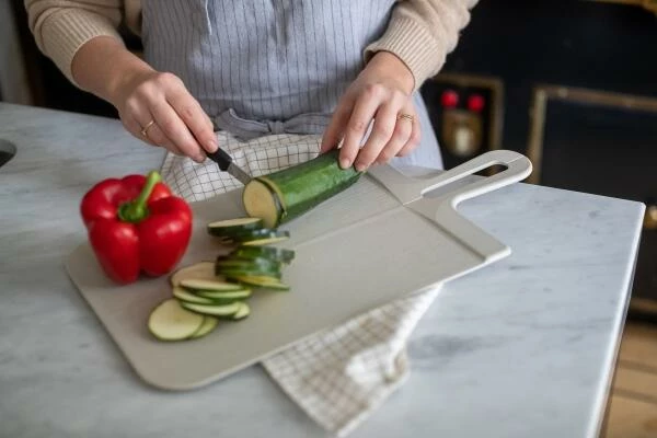 Koziol Faltbares Schneidebrett SNAP In Sand S 4 Koziol Faltbares Schneidebrett SNAP In Sand S – Bild 4