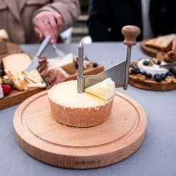 Boska Käseschaber AMIGO Mit Buchenbrett 5 Boska Käseschaber AMIGO Mit Buchenbrett -la rochere shop 850510 BOSKACheeseCurlerAmigo 5 2400x 1