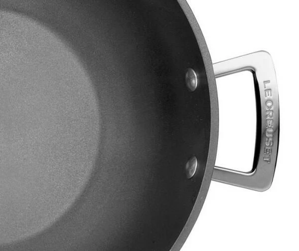 Le Creuset Aluminium-Antihaft Wok-Pfanne 30 Cm / 4,7 Liter, Mit Gegengriff 7 Le Creuset Aluminium-Antihaft Wok-Pfanne 30 Cm / 4,7 Liter, Mit Gegengriff – Bild 7