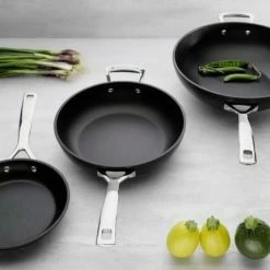 Le Creuset Aluminium-Antihaft Wok-Pfanne 30 Cm / 4,7 Liter, Mit Gegengriff 17 Le Creuset Aluminium-Antihaft Wok-Pfanne 30 Cm / 4,7 Liter, Mit Gegengriff -la rochere shop Aluminium Antihaft 12 klein 2 l 1