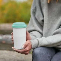 ASA Thermobecher Cup & Go In Weiß 0,35 Liter 3 ASA Thermobecher Cup & Go In Weiß 0,35 Liter -la rochere shop Cup and go white Haende 1