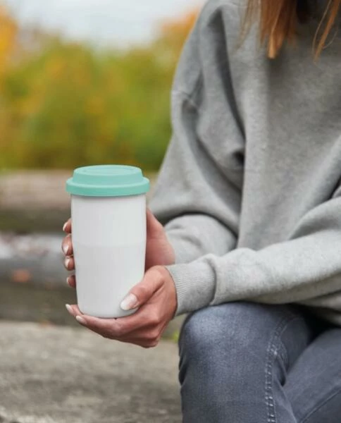 ASA Thermobecher cup & go in weiß ASA Thermobecher Cup & Go In Weiß 0,35 Liter -la rochere shop Cup and go white Haende 1