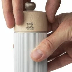 PEUGEOT Salzmühle Line Natur 11 PEUGEOT Salzmühle Line Natur -la rochere shop LINE aluminium 39882 39899 utilisation 1