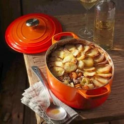 Le Creuset Bräter Signature Oval In Schwarz 31 Cm / 6,3 L -la rochere shop Le Creuset Ovaler Braeter Signature ofenrot Stimmung klein l 2