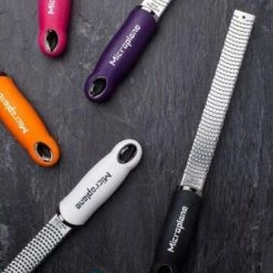 Microplane Zester/Reibe Premium In Pink -la rochere shop MP Premium Classic Series Zester group a neu 4 l