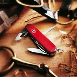Victorinox Offiziersmesser Waiter Rot -la rochere shop Victorinox Ambiente 4 3